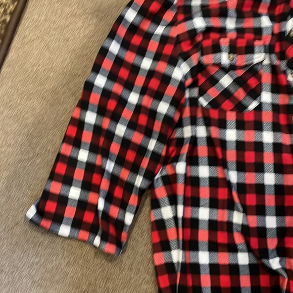 Eden & Olivia Plaid Button down top - Picture 2 of 6